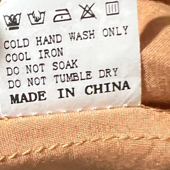 Hello Molly Peach Satin dress, Cowl neck size 4 - Picture 5 of 6